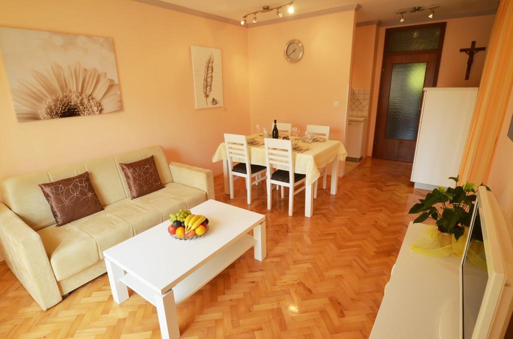 Apartments Benussi 1045 Rovigno Esterno foto